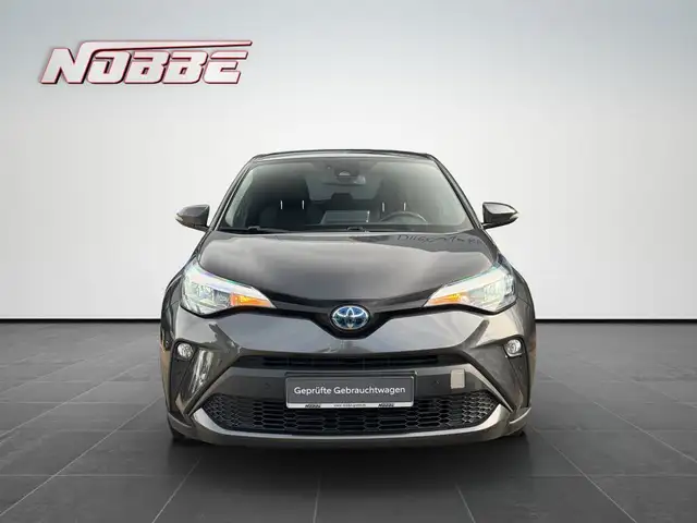Toyota C-HR view 8