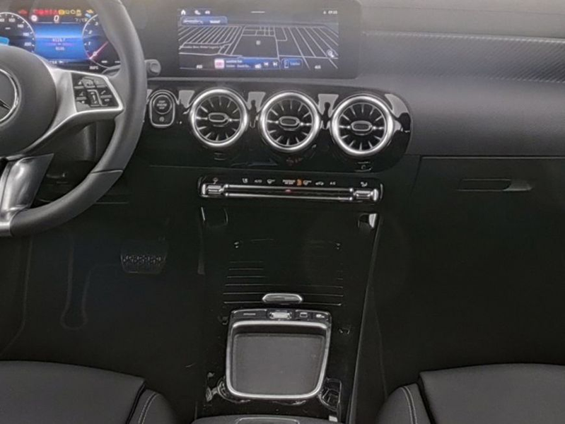 Mercedes-Benz CLA 180 CLA — photo 5