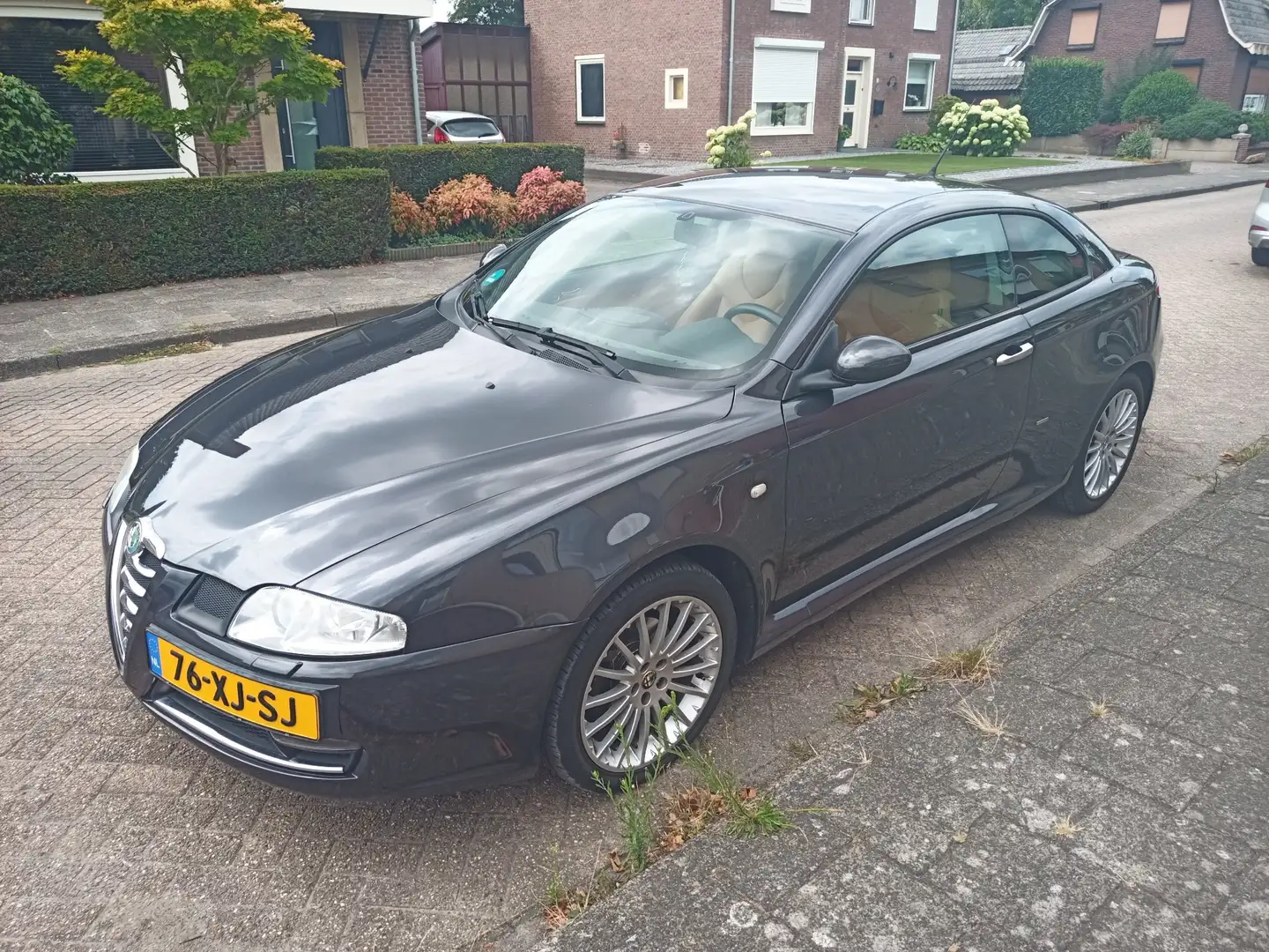 Alfa Romeo GT 2.0 JTS Distinctive Sportiva - 1