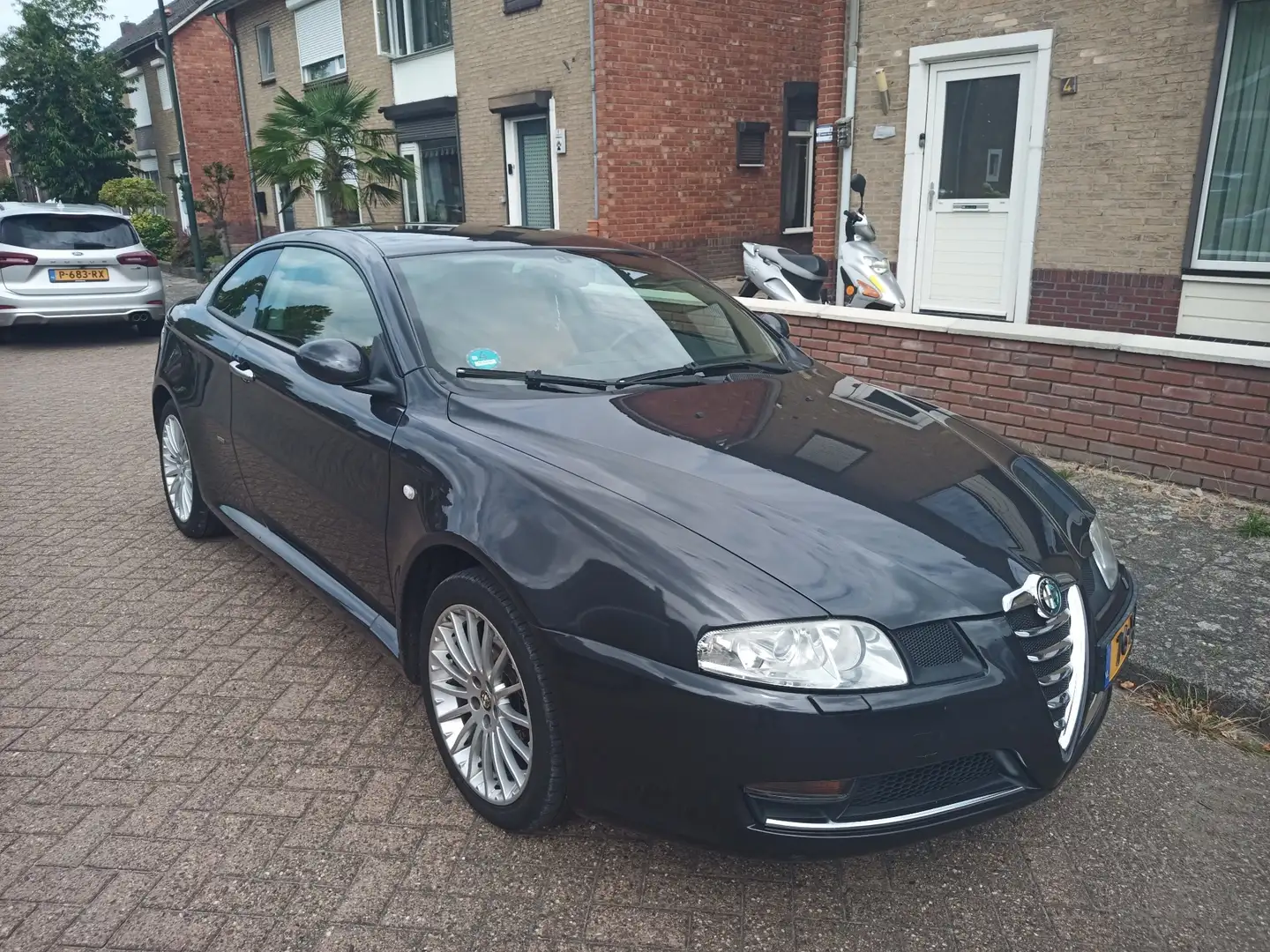 Alfa Romeo GT 2.0 JTS Distinctive Sportiva - 2