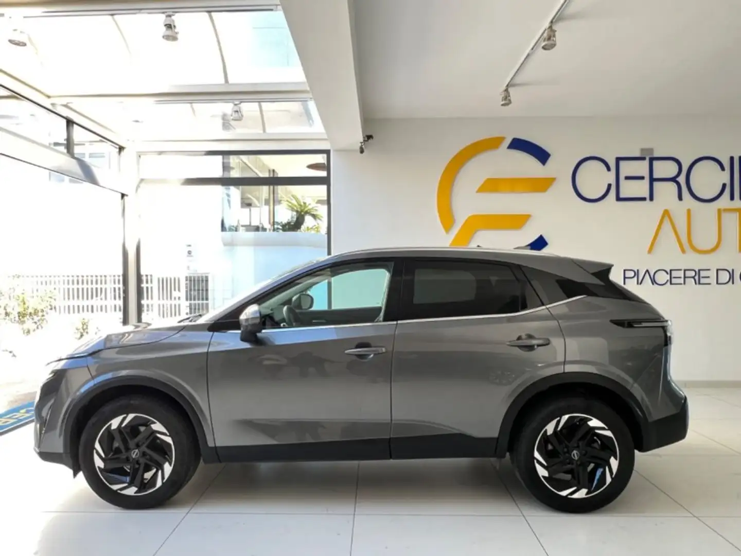 Nissan Qashqai MHEV 140 CV N-Connecta TUA DA €259,00 MENSILI Gris - 2