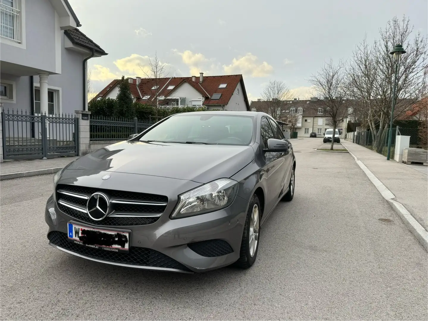 Mercedes-Benz A 180 BlueEfficiency Edition Lifestyle - 1