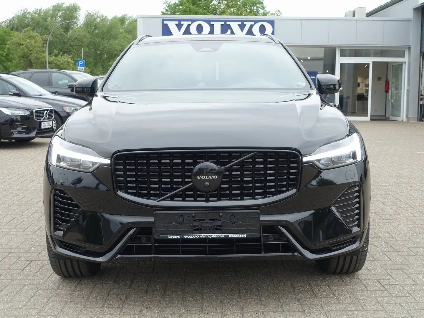 Volvo XC60 Black Edition Ultra T8 AWD/360°Cam/Four-C Noir - 2
