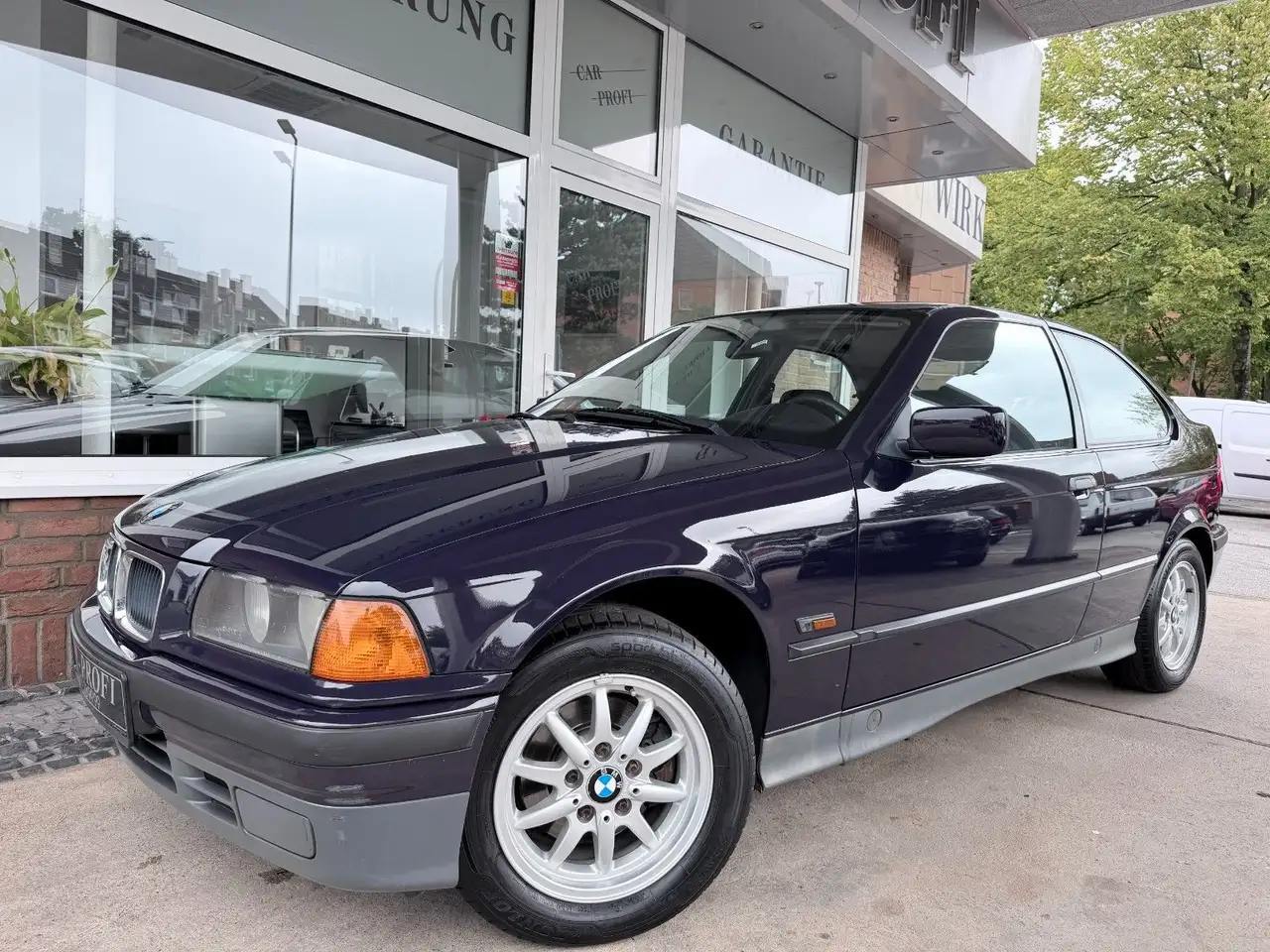 BMW 316 i Compact Autom. Klima/SSD/1.Hd/H-Kennzeichen, foto 3