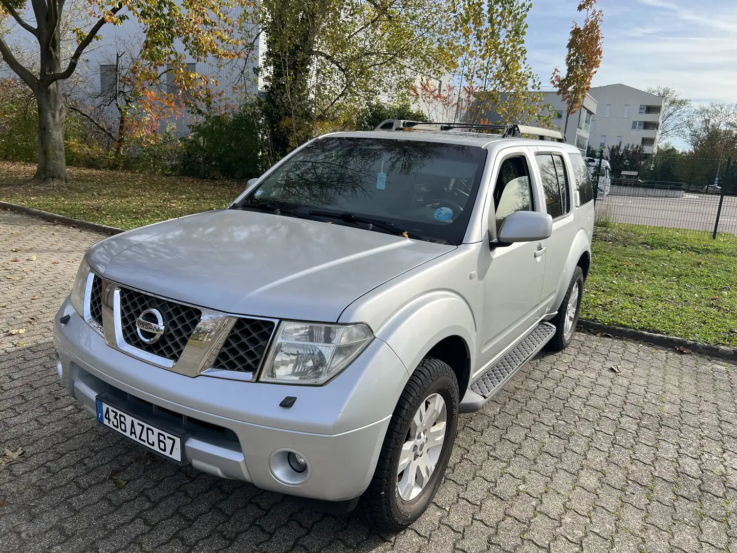 Nissan Pathfinder Pathfinder 2.5 dCi 174 ch Elégance A Argent - 1