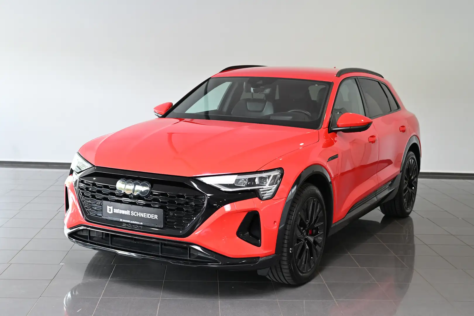 Audi Q8 e-tron 55 Quattro S-LINE HUD B&O Matrix 21 Rot - 1