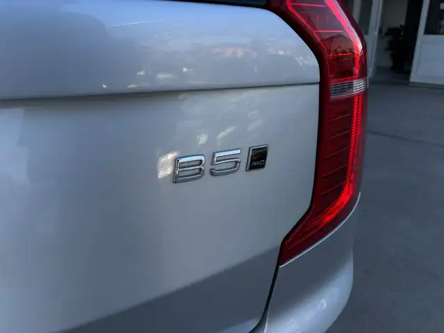 Volvo XC90 view 23
