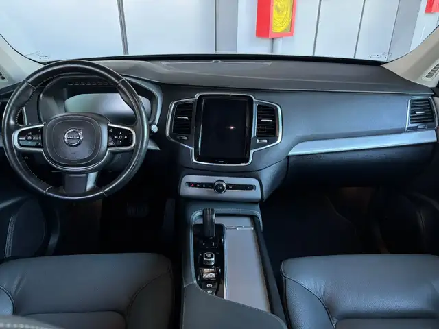 Volvo XC90 view 14