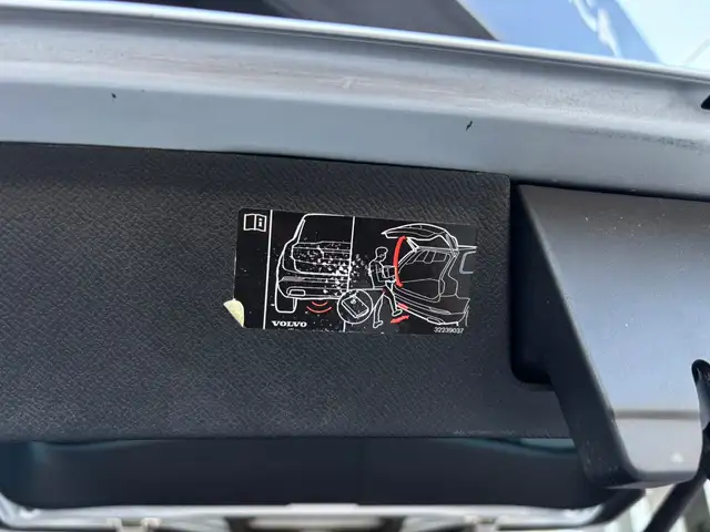 Volvo XC90 view 12