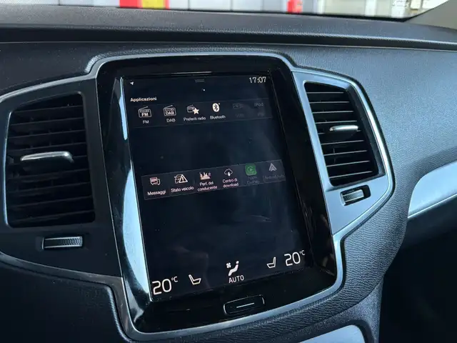 Volvo XC90 view 21