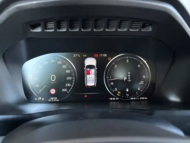 Volvo XC90 view 17