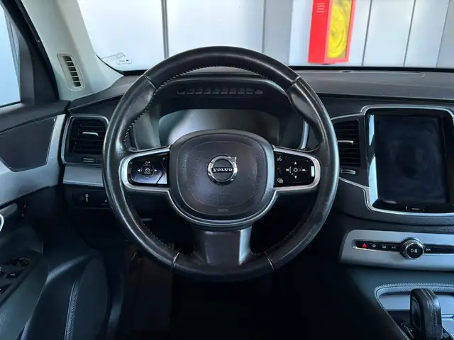 Volvo XC90 view 13