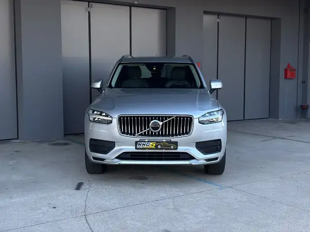 Volvo XC90 view 4