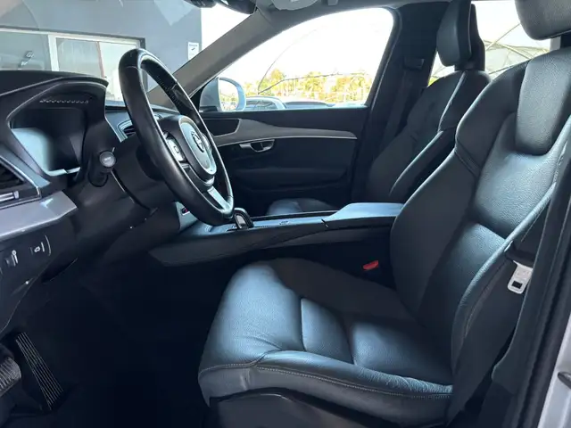 Volvo XC90 view 15
