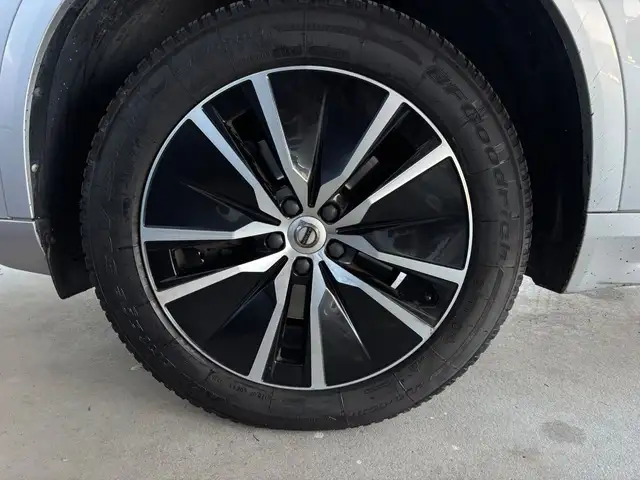 Volvo XC90 view 20