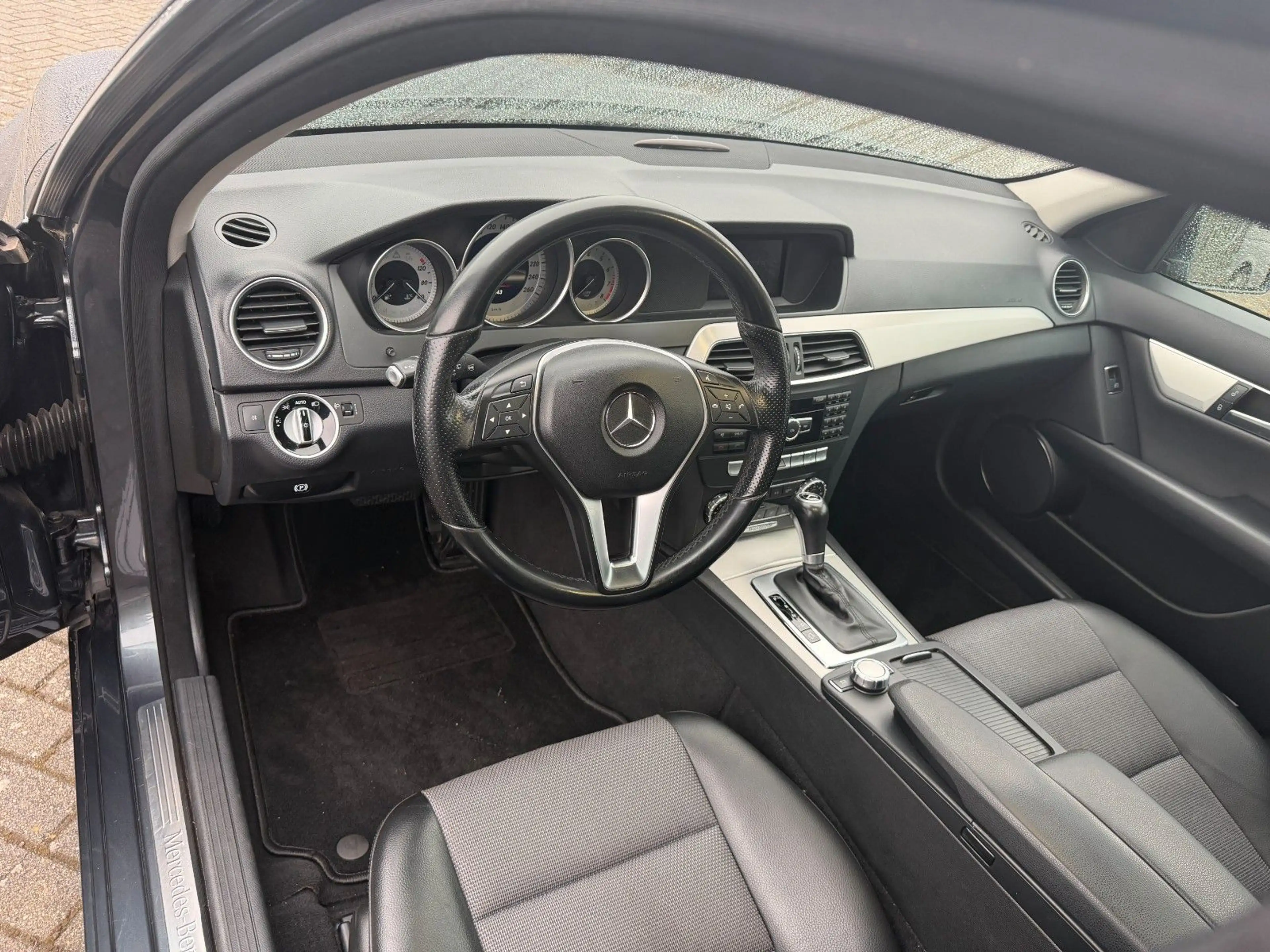 Mercedes-Benz C 180 C T-Modell C 180 CGI BlueEfficiency — photo 9