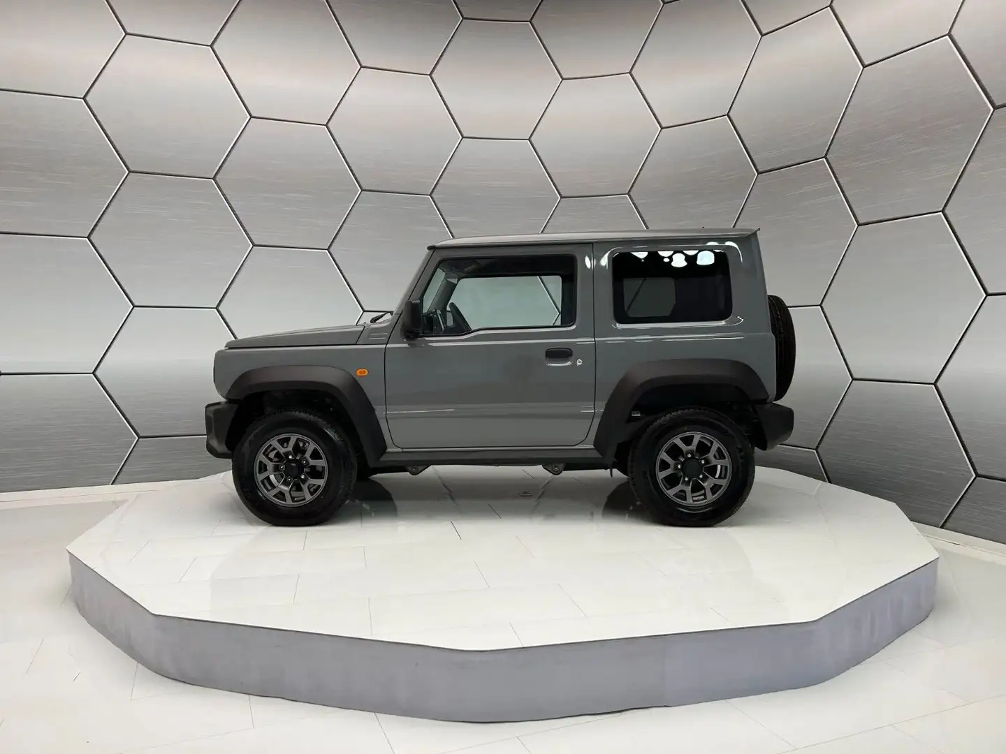 Suzuki Jimny Comfort 4x4 Automatik 4-Sitzer Touchscreen Grau - 2