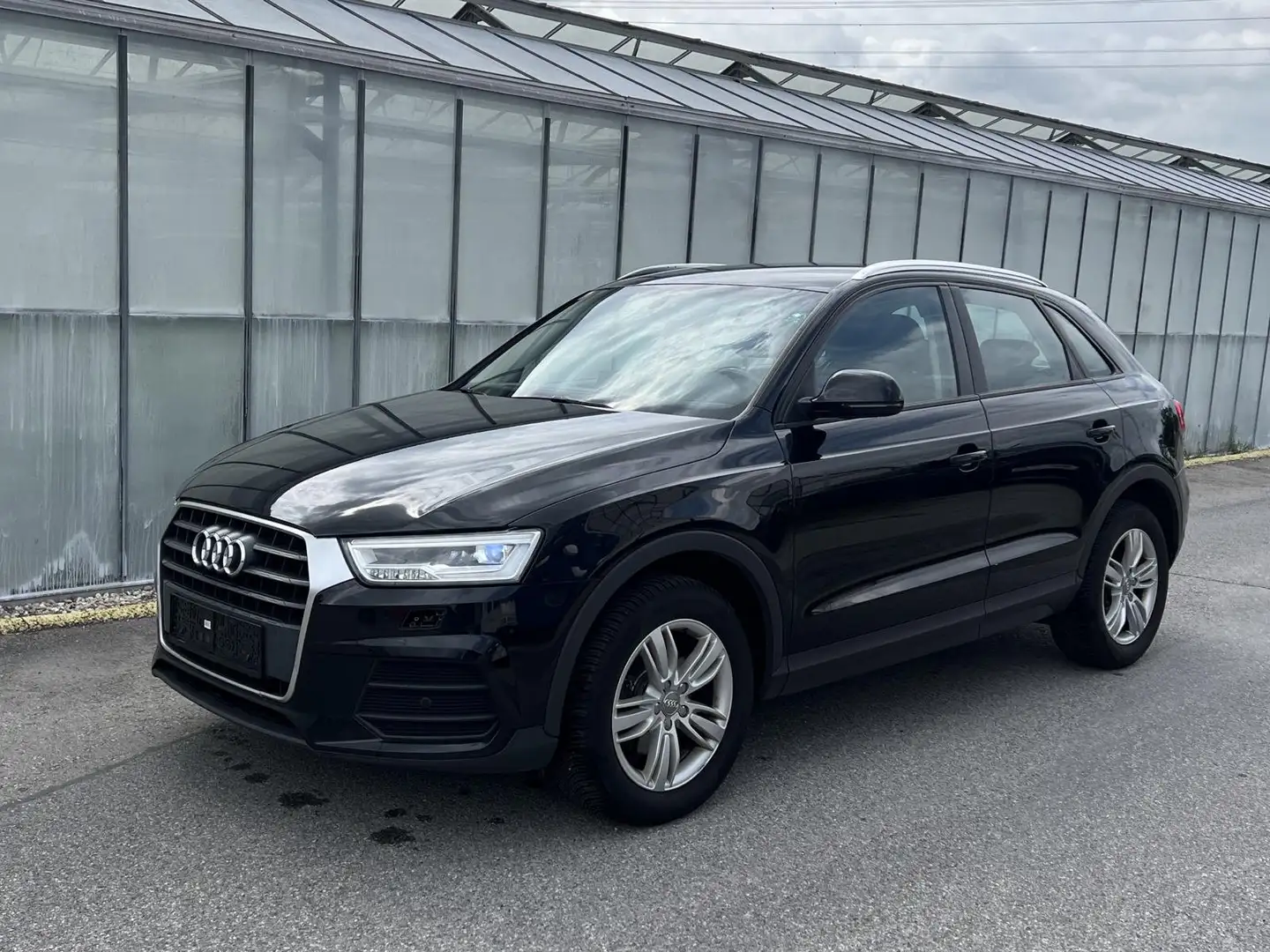 Audi Q3 2.0TDI LED Navi RKamera Sitzheizung Keyless Negro - 1