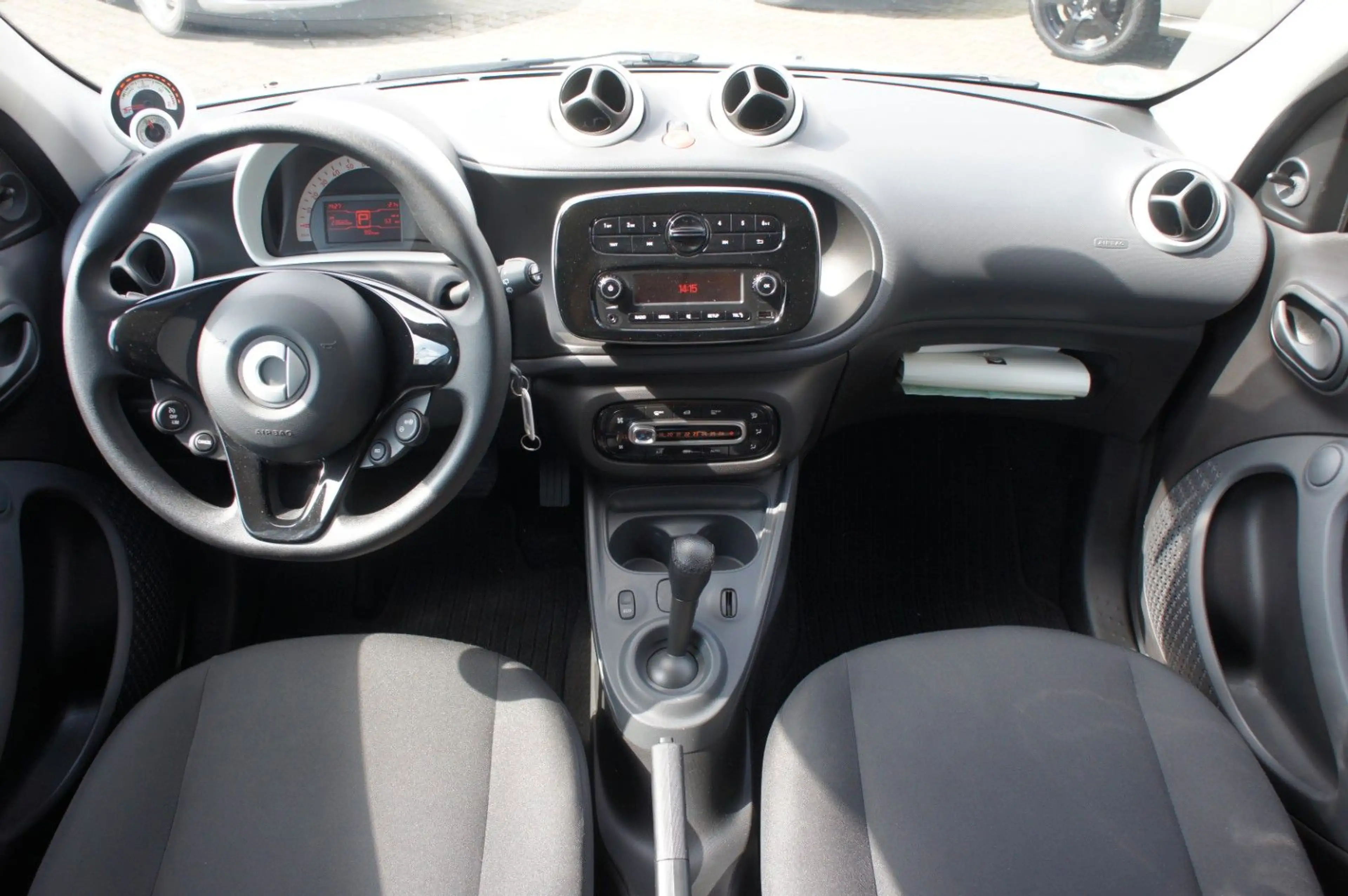 smart forFour forfour electric drive / EQ — photo 10