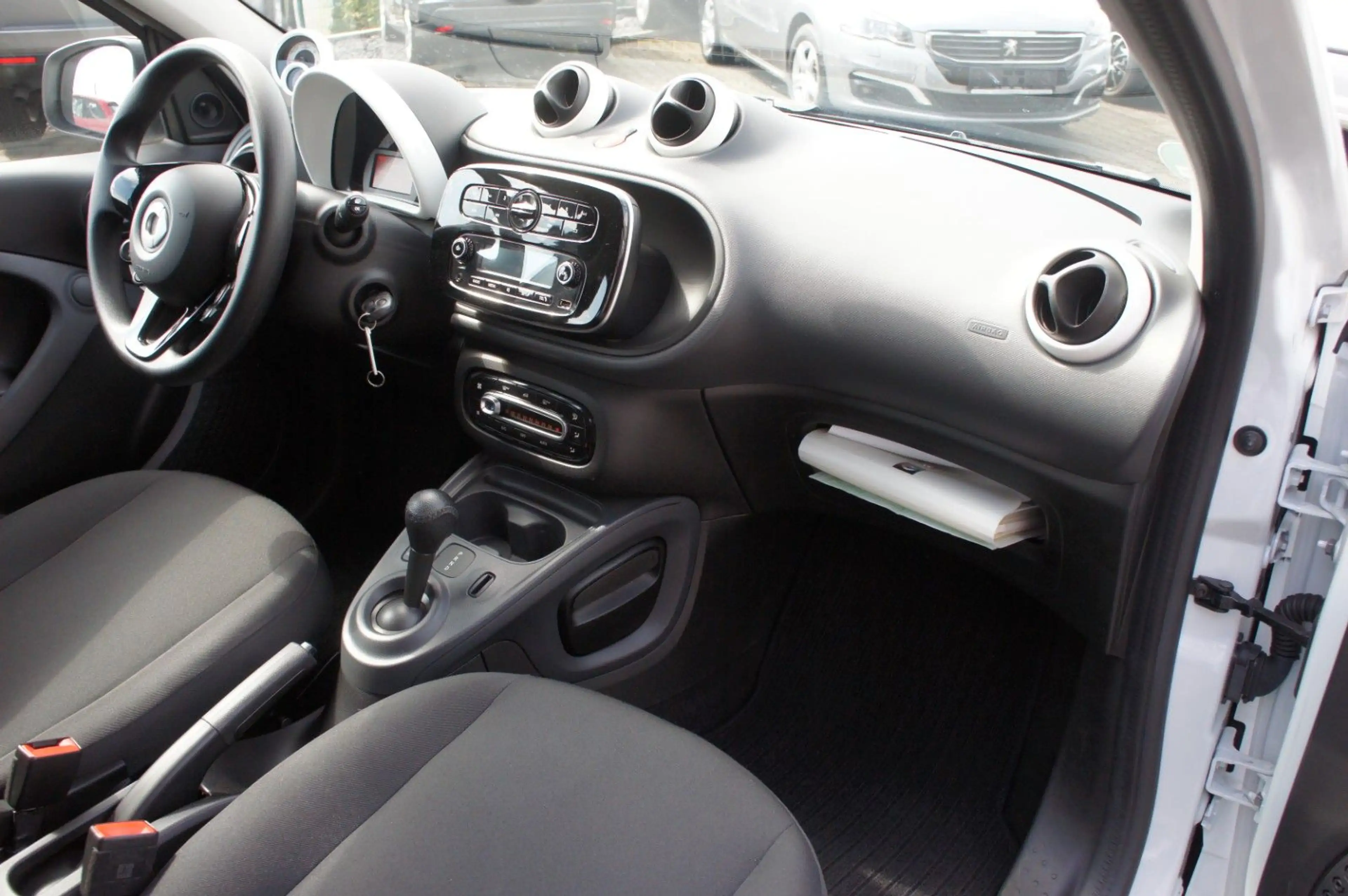 smart forFour forfour electric drive / EQ — photo 8