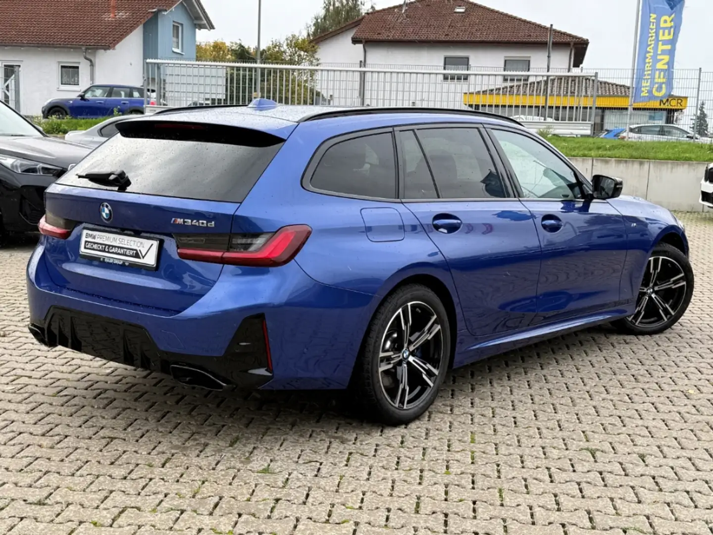 BMW 340 xDrive Touring 18''M Pano H/K LCProf PA+ Memory Ak Blau - 2