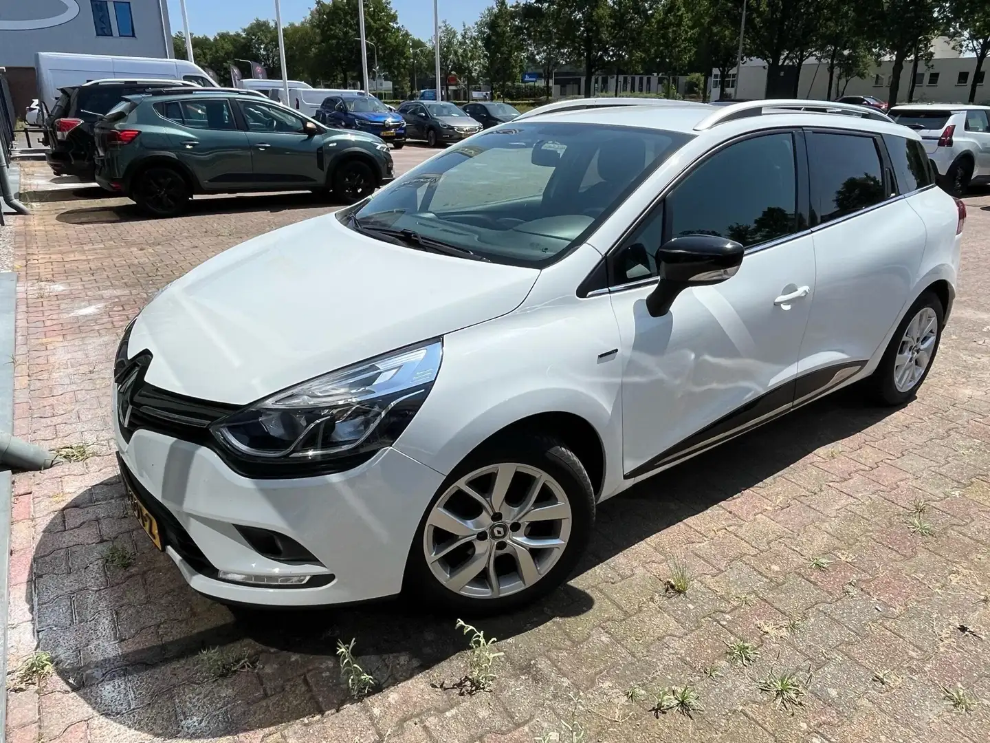 Renault Clio Estate 0.9 TCe Limited | Navigatiesysteem full map Wit - 2