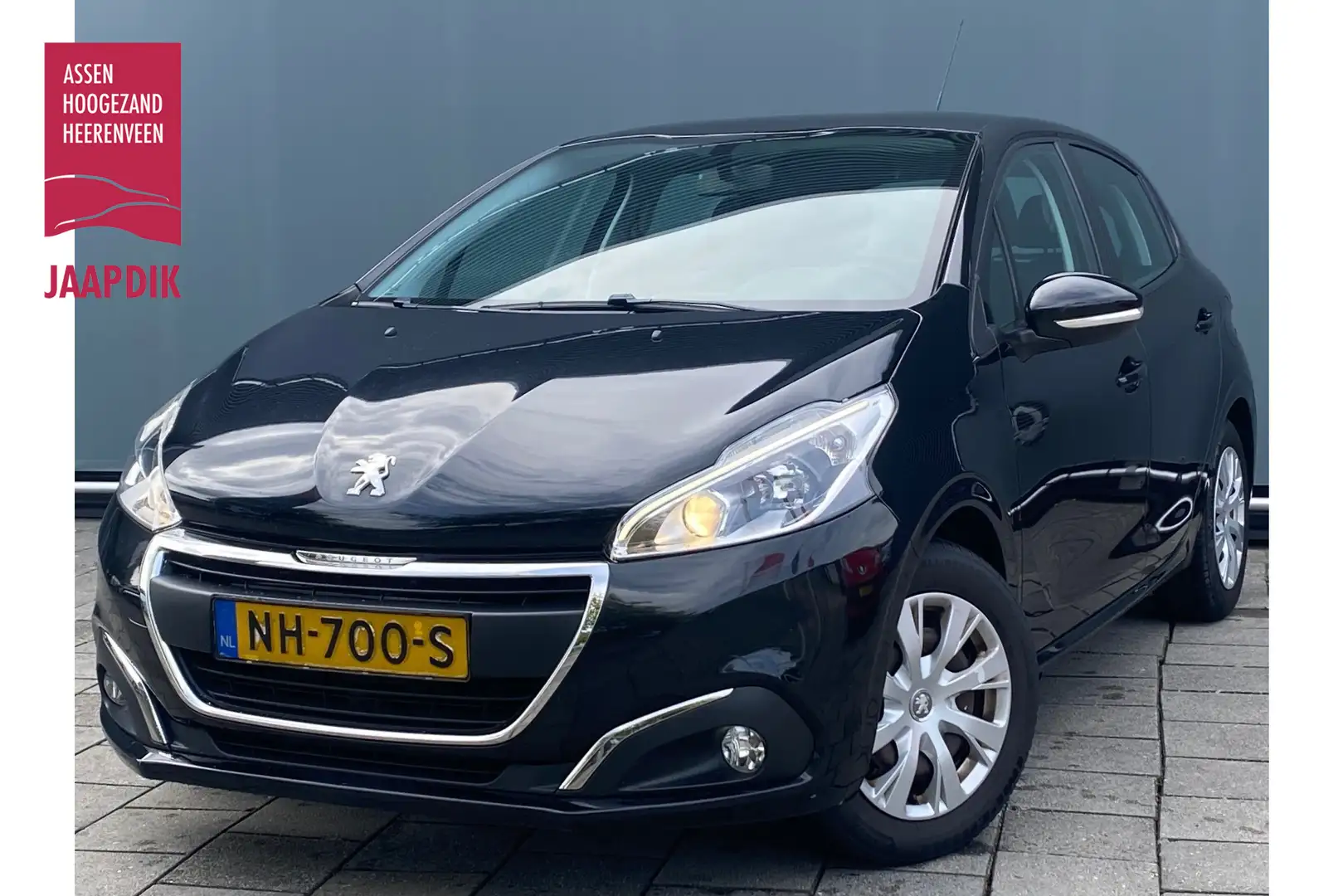 Peugeot 208 BWJ 2017 | 1.2PT 82PK Blue Lion | NAVI | AIRCO | C Zwart - 1