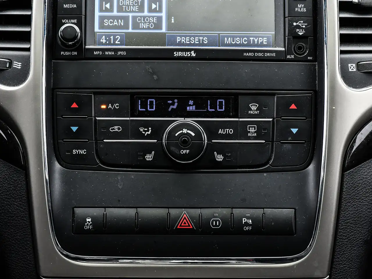 Jeep Grand Cherokee снимка Jeep Grand Cherokee
