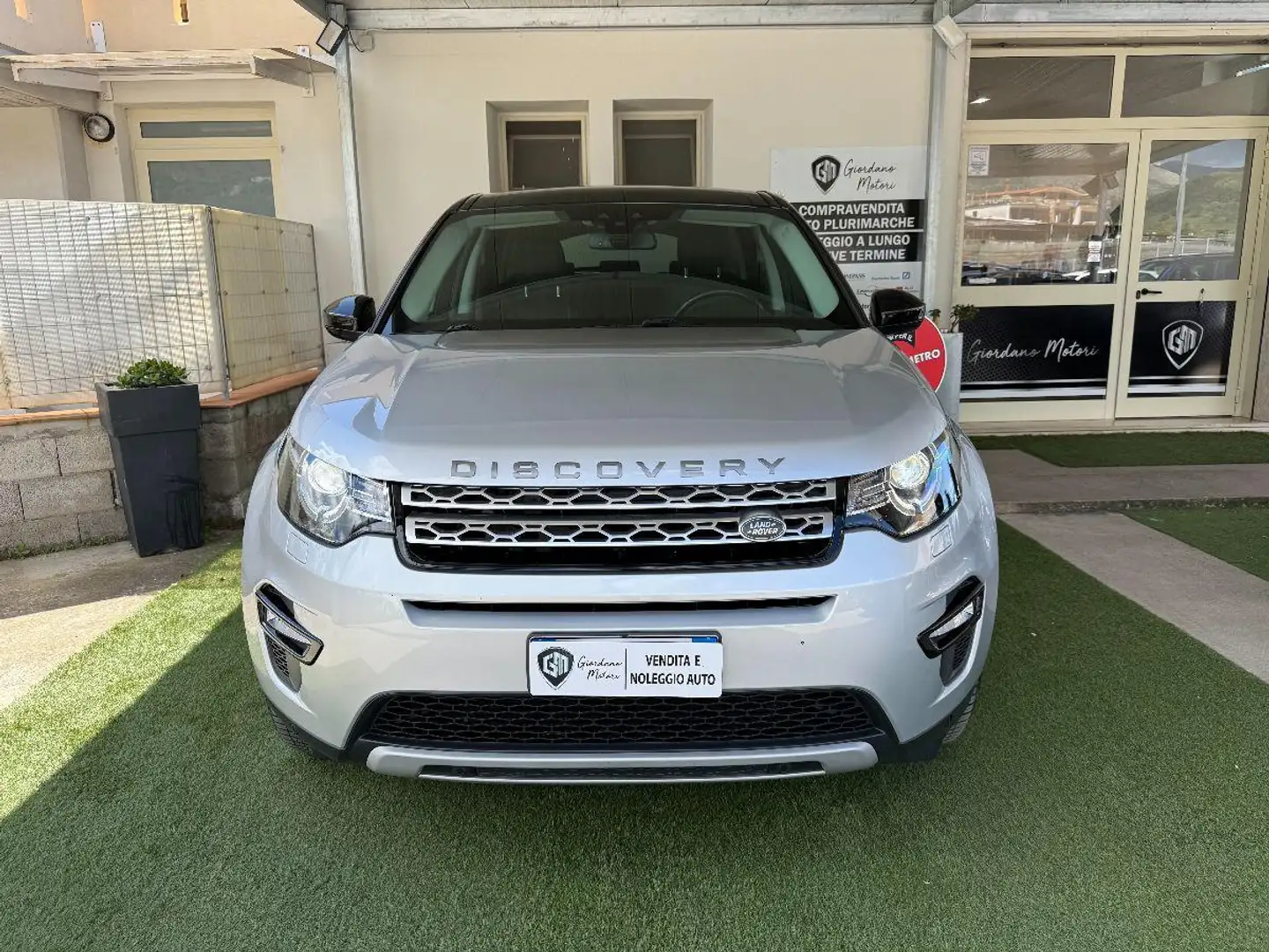 Land Rover Discovery Sport 2.0 td4 HSE awd 180cv auto Stříbrná - 2