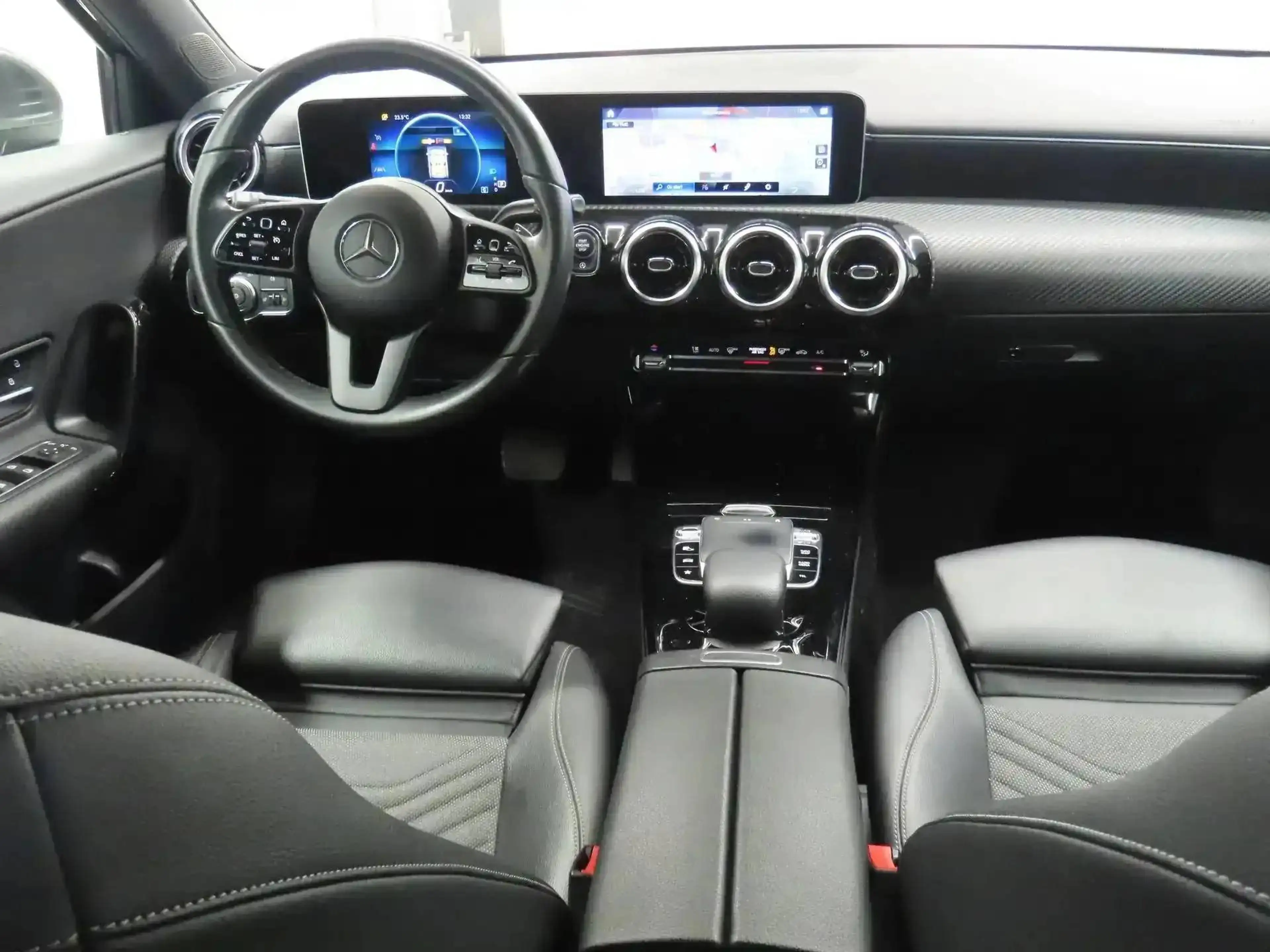 Mercedes-Benz A 180 d 7GTRONIC ***NAVI-CRUISE-PARKTRONIC*** — photo 5