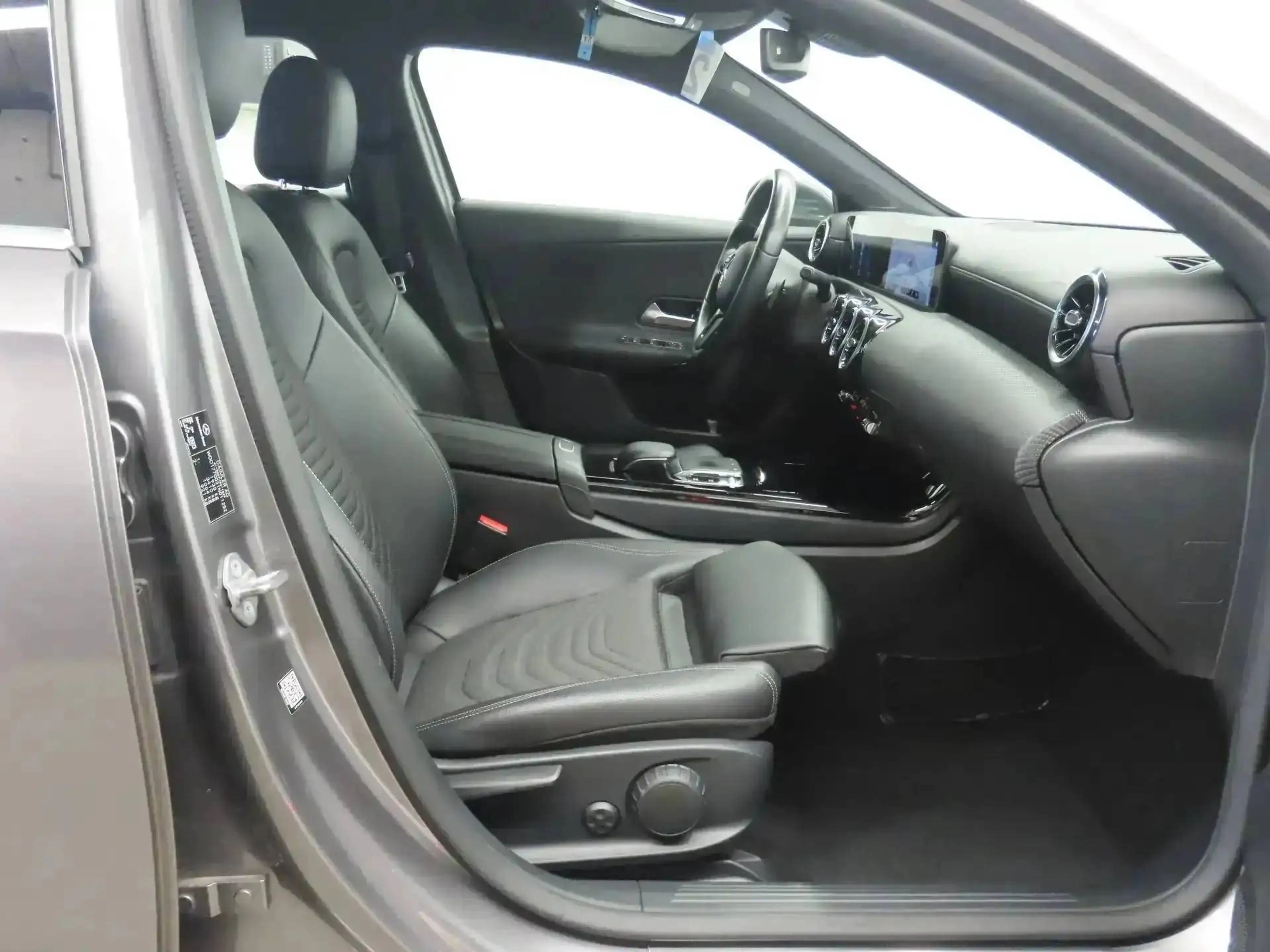 Mercedes-Benz A 180 d 7GTRONIC ***NAVI-CRUISE-PARKTRONIC*** — photo 7