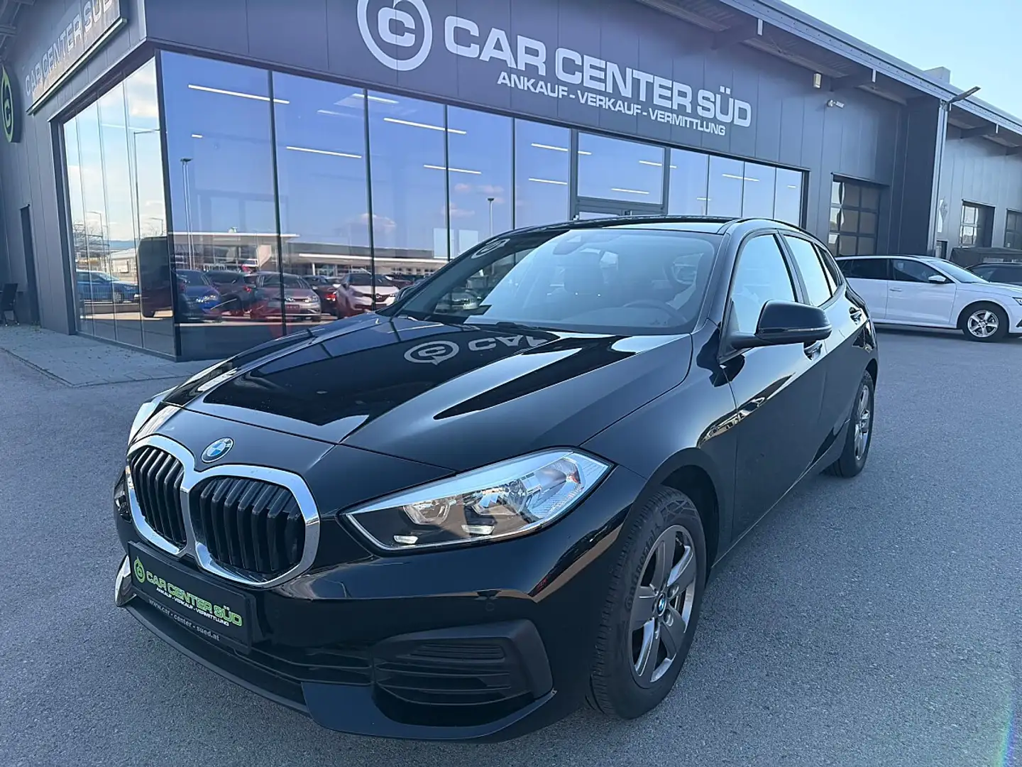 BMW 116 d Aut. Schwarz - 1