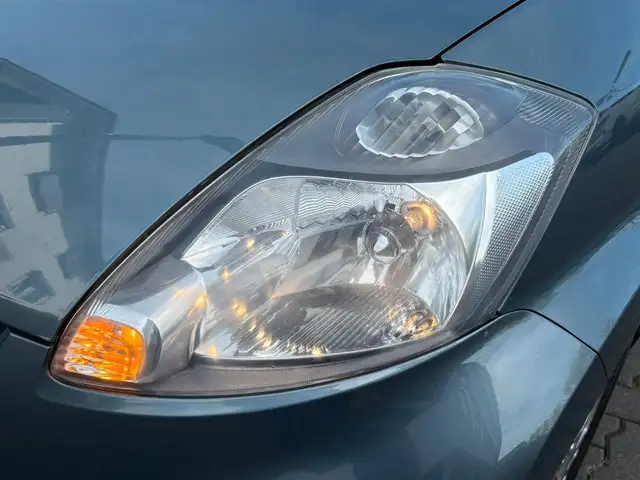 Daihatsu Sirion view 9