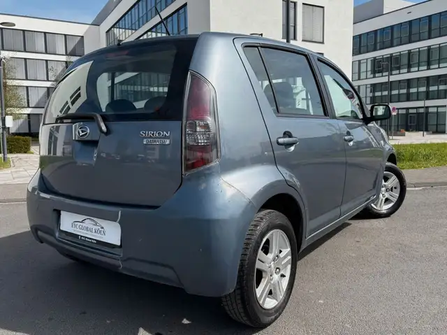 Daihatsu Sirion view 3