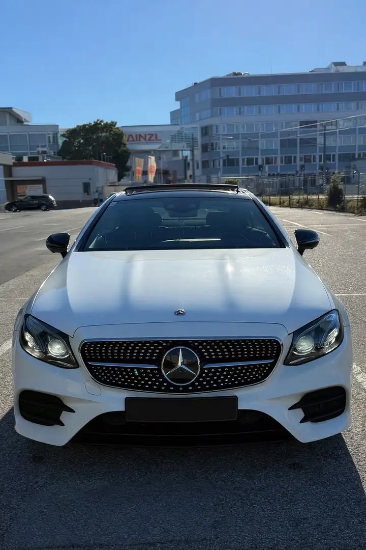 Mercedes-Benz E 220 d 4Matic Coupe AMG-Paket Aut.*Pano*Head-up*360° Weiß - 1