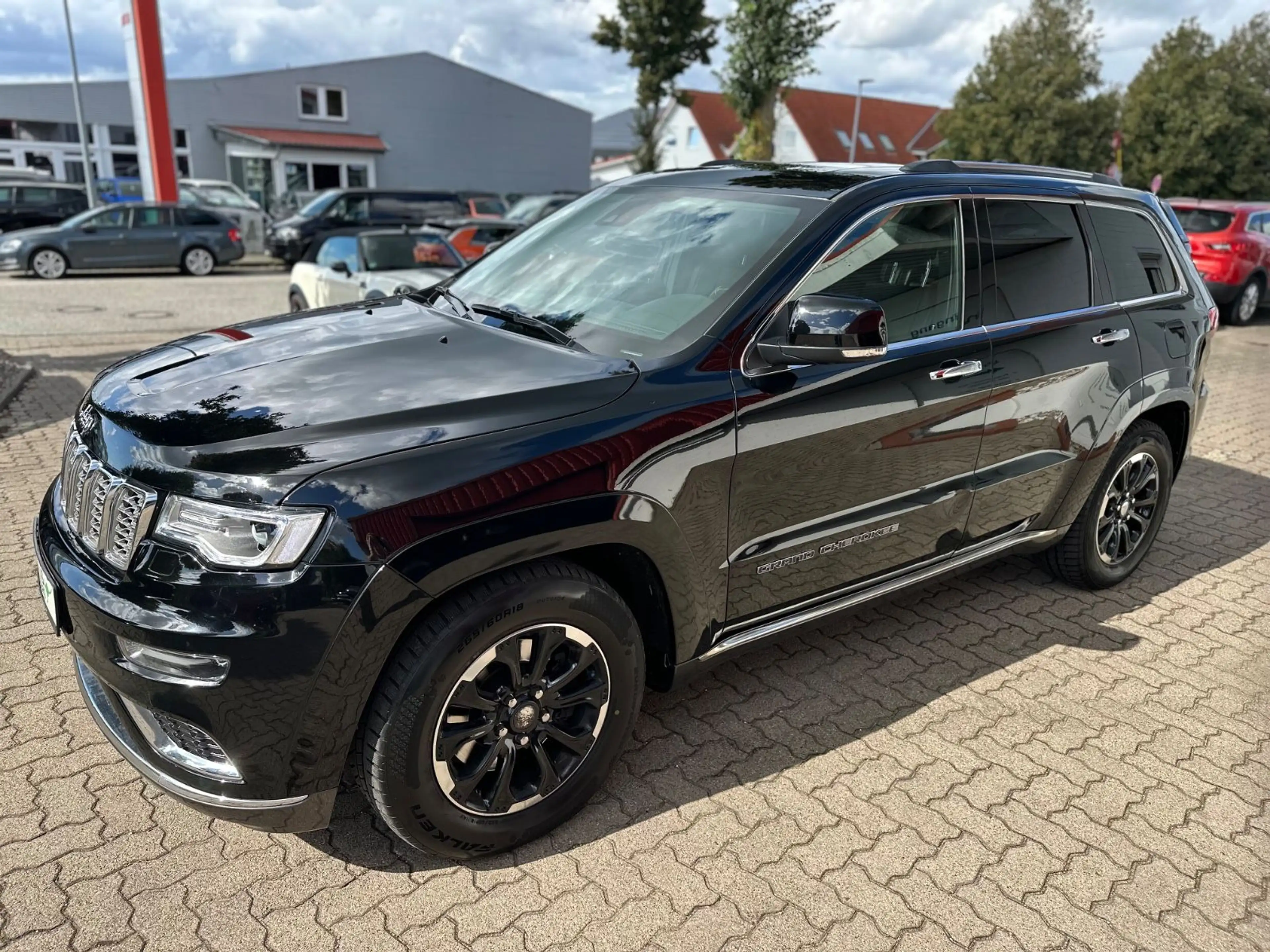 Jeep Grand Cherokee 3.0 CRD Summit/PANO/AHK/LEDER/H&K — photo 2