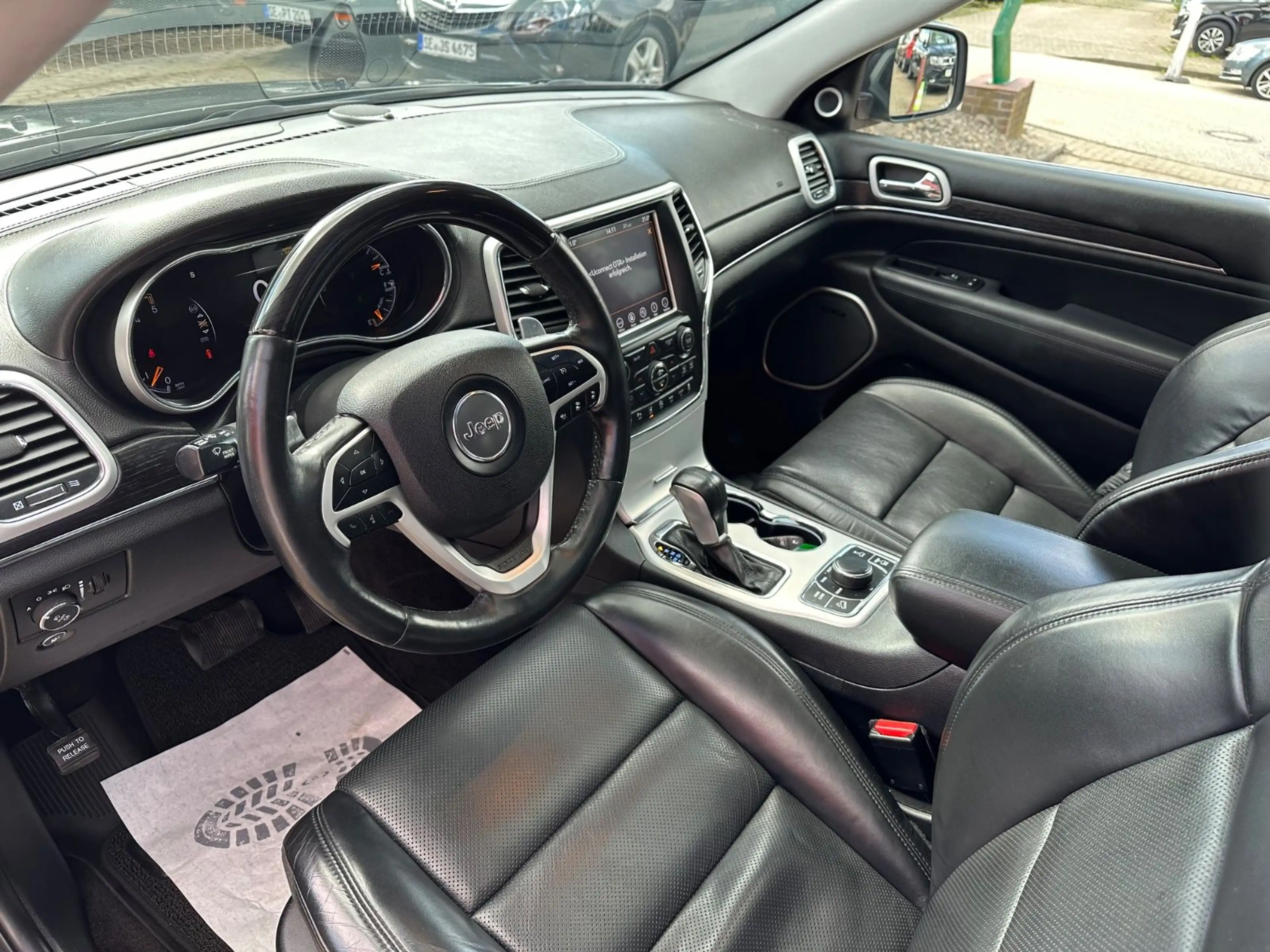Jeep Grand Cherokee 3.0 CRD Summit/PANO/AHK/LEDER/H&K — photo 9