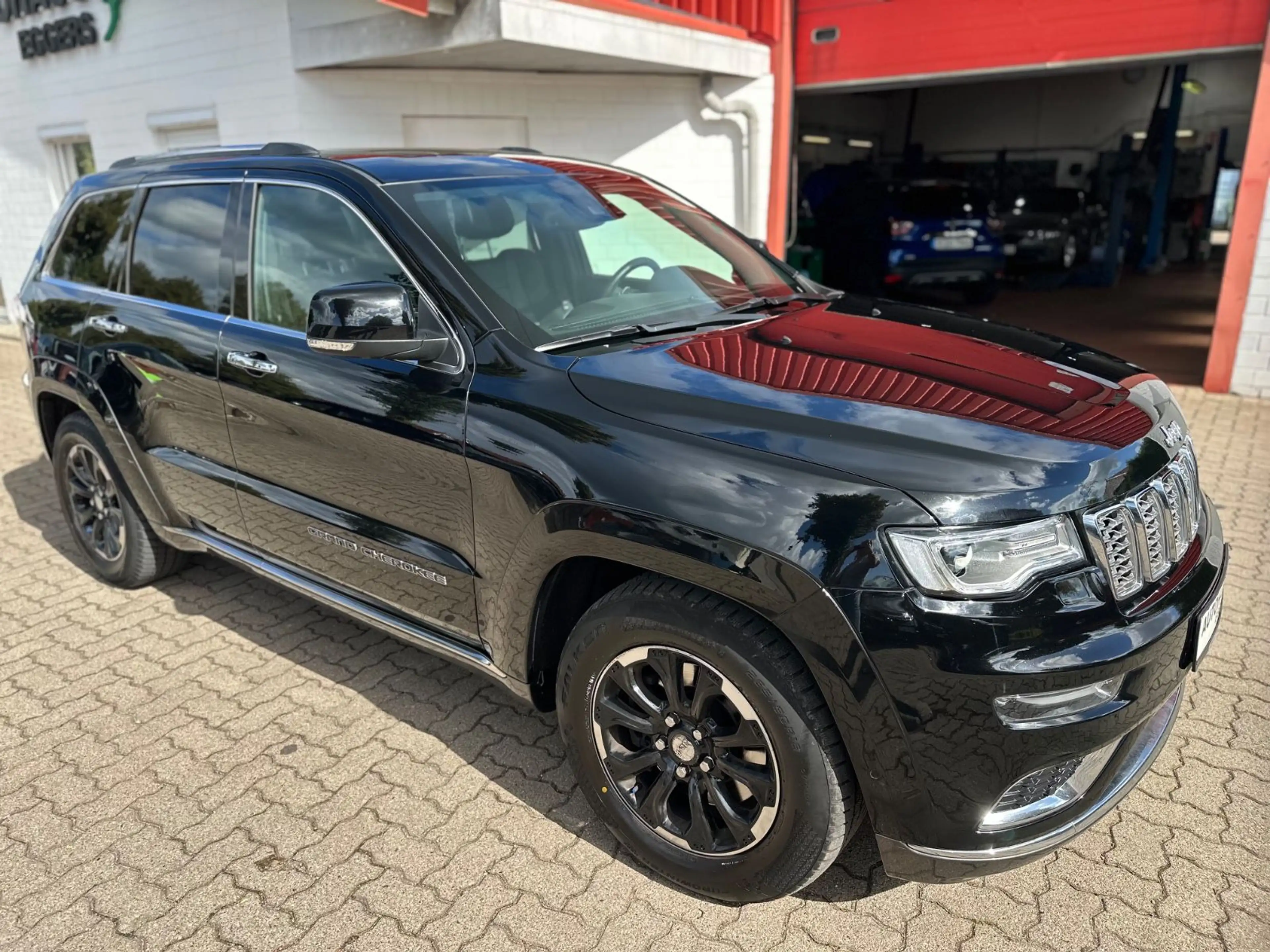 Jeep Grand Cherokee 3.0 CRD Summit/PANO/AHK/LEDER/H&K — photo 4