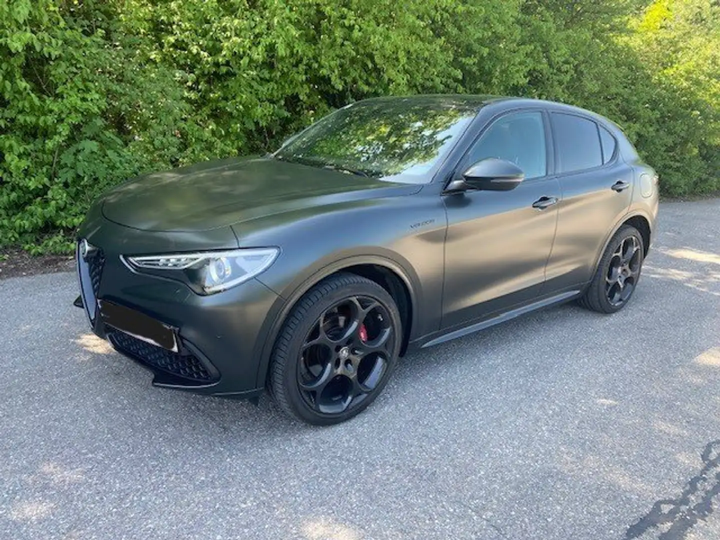 Alfa Romeo Stelvio Stelvio Ti + Veloce Paket 2,0 16V 280 AT8 Q4 Schwarz - 1