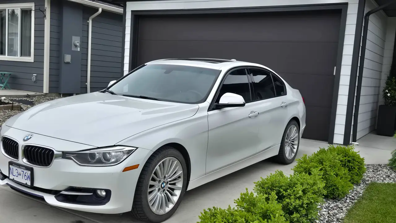 BMW 3 Series photo BMW 3 Series