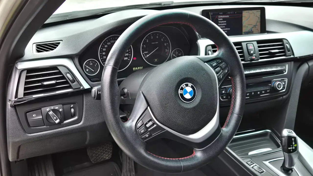 BMW 3 Series photo BMW 3 Series