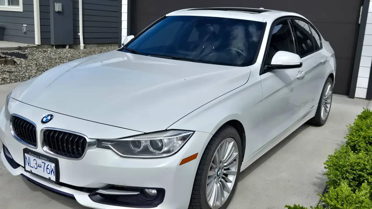 BMW 3 Series photo BMW 3 Series