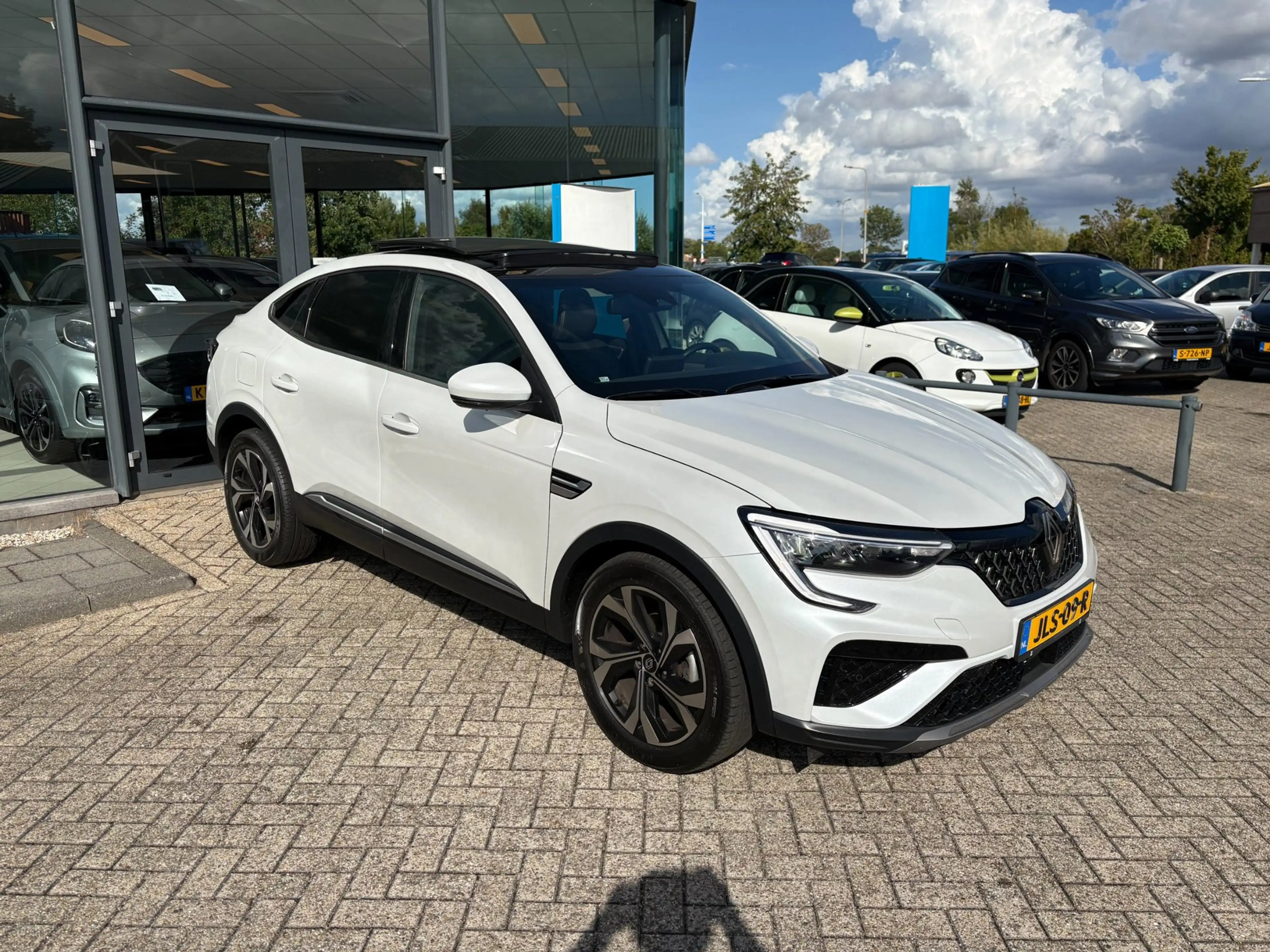 Renault Arkana 1.3 TCe 140 — photo 3