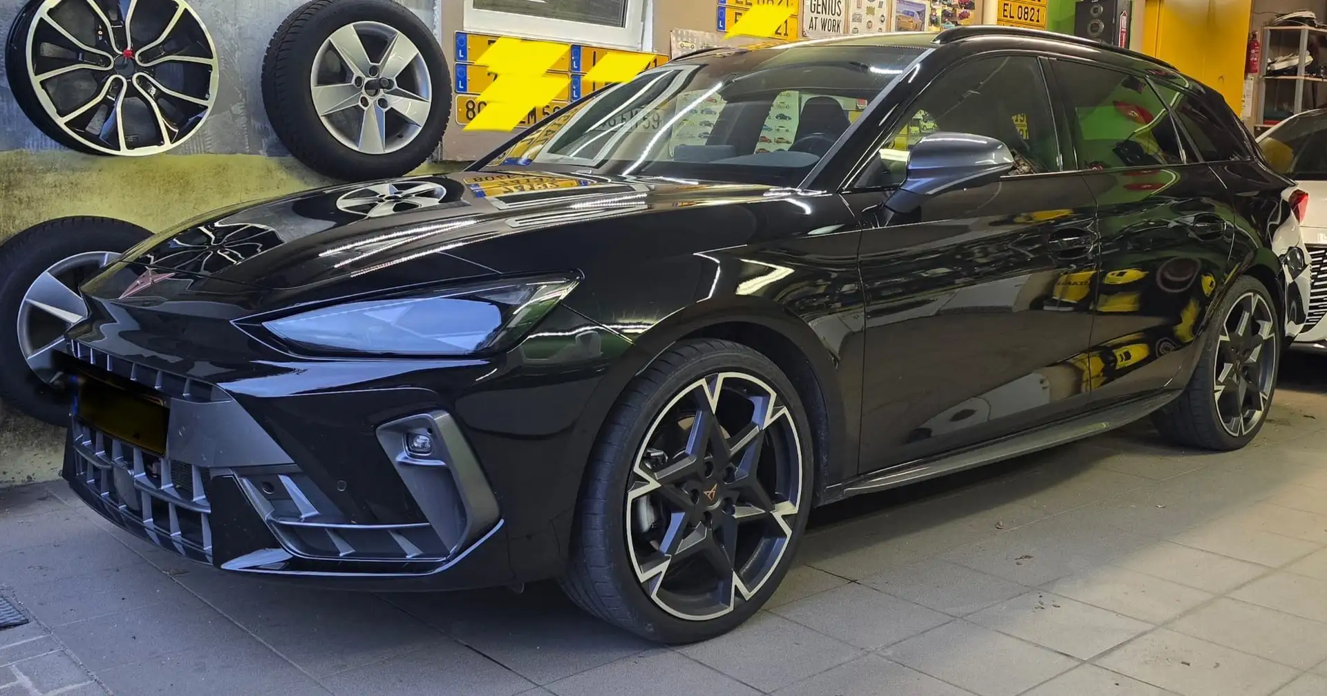 CUPRA Leon Leon ST/Face-lift/Toit Pano/Jantes 19/Caméra.. Noir - 1