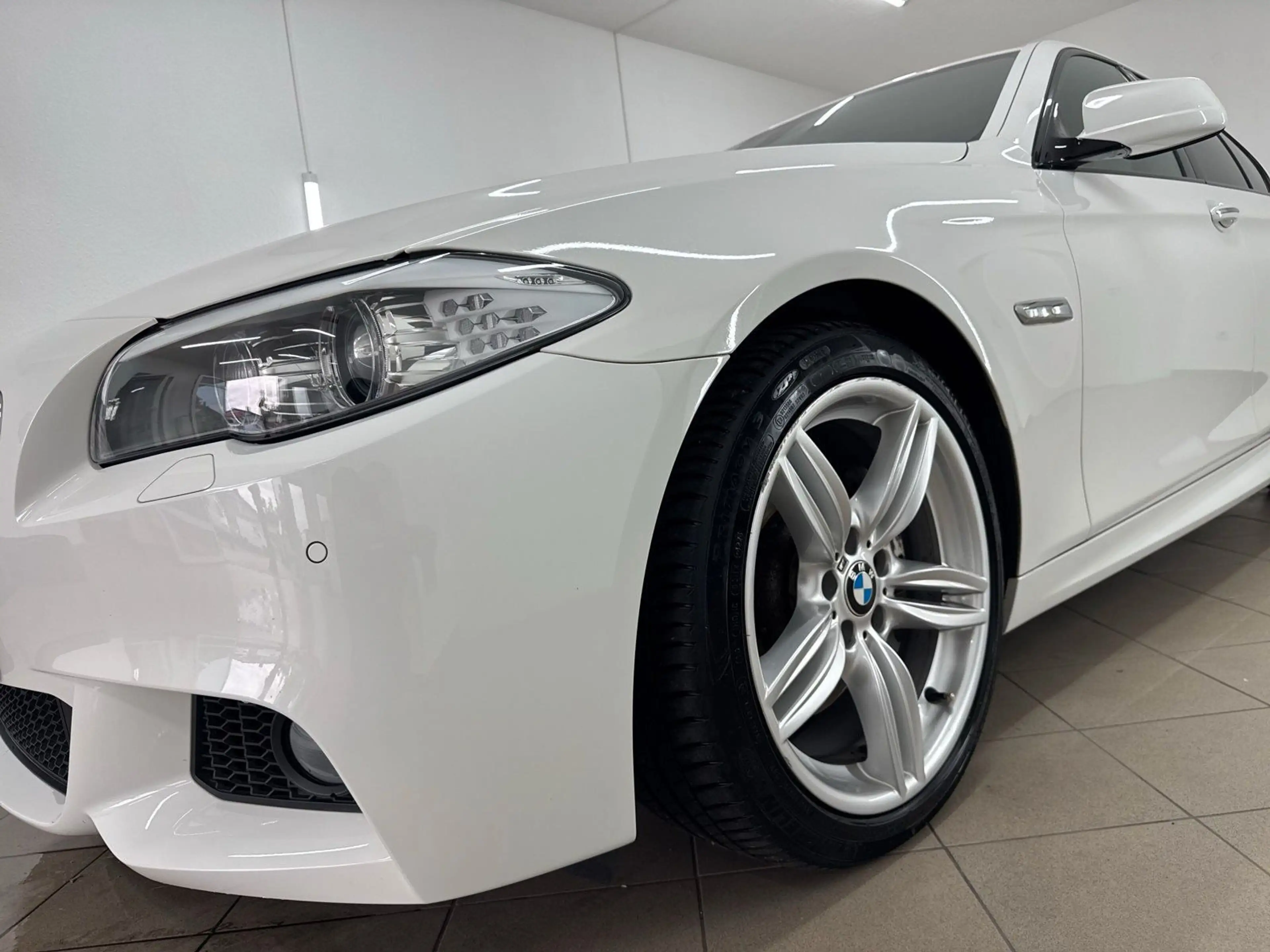 BMW 535 i Lim. M-Paket 306PS *XEN*Hi-Fi*LEDER*KAM*TOP — photo 5