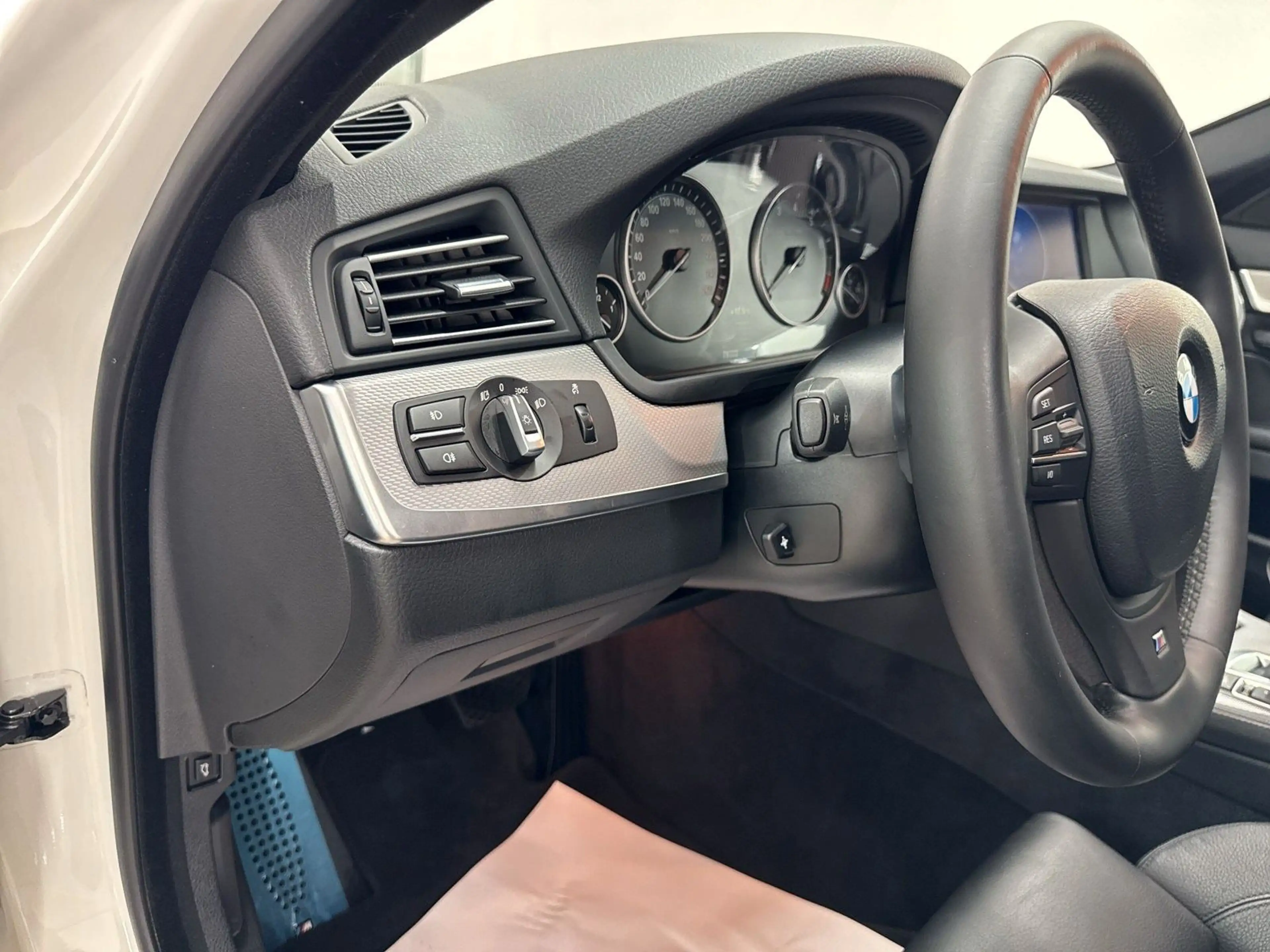 BMW 535 i Lim. M-Paket 306PS *XEN*Hi-Fi*LEDER*KAM*TOP — photo 13