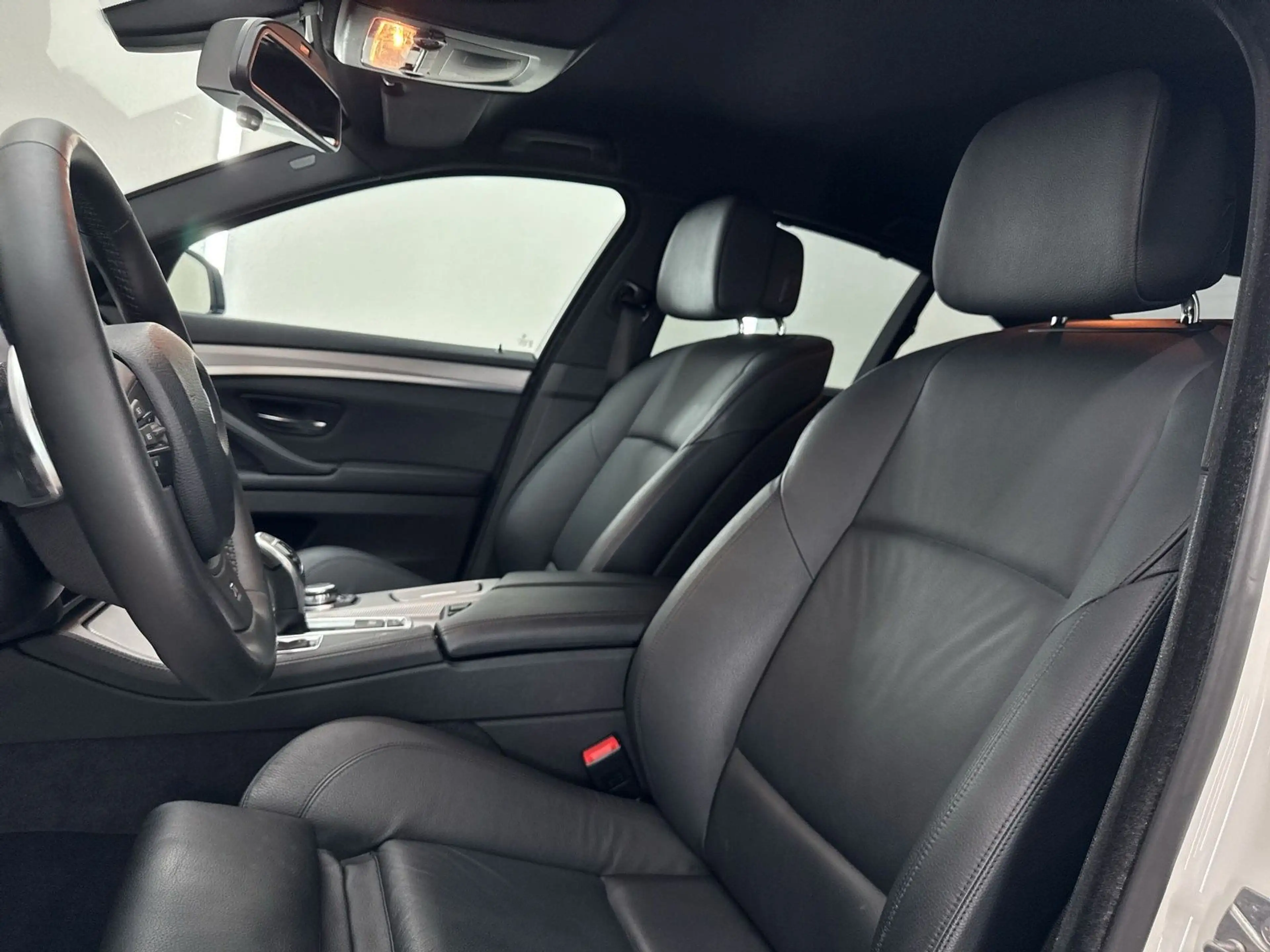 BMW 535 i Lim. M-Paket 306PS *XEN*Hi-Fi*LEDER*KAM*TOP — photo 7