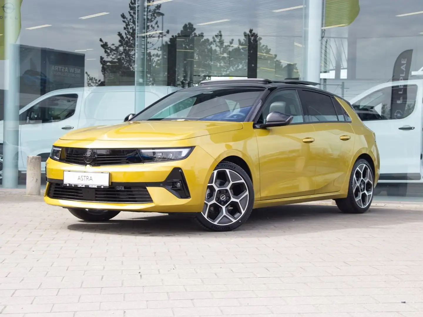 Opel Astra GS 1.2T MT6 130PK |PANO DAK|KEYLESS|ALCANTARA| Jaune - 1