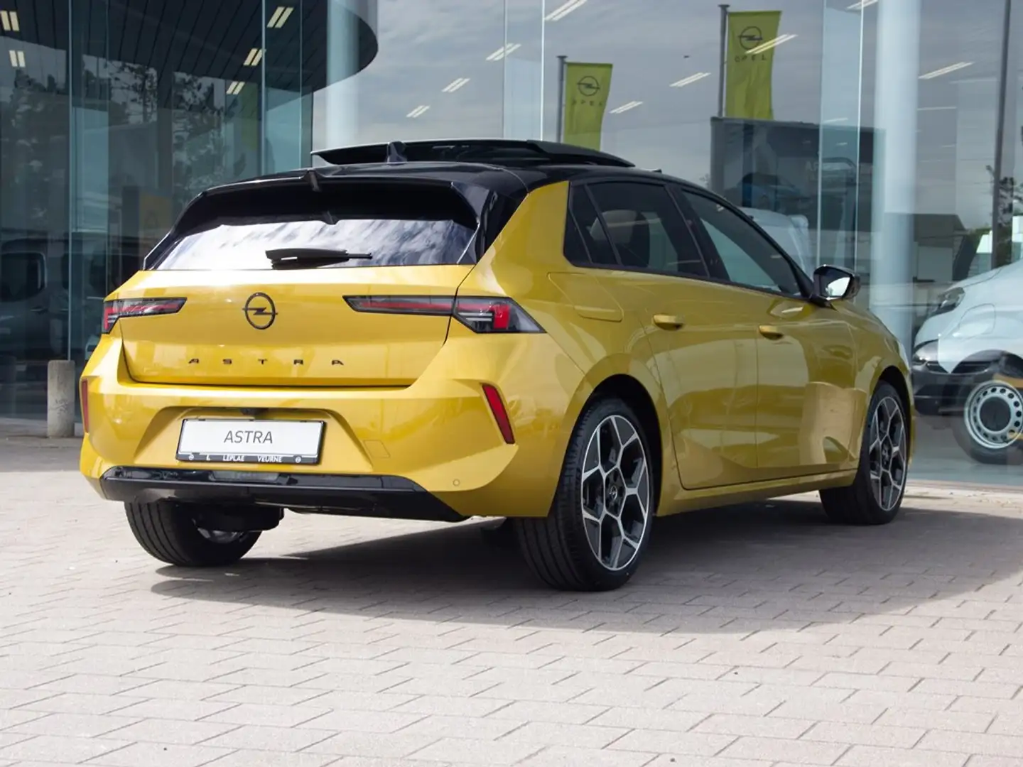 Opel Astra GS 1.2T MT6 130PK |PANO DAK|KEYLESS|ALCANTARA| Jaune - 2