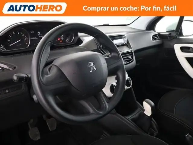 Peugeot 208 view 12